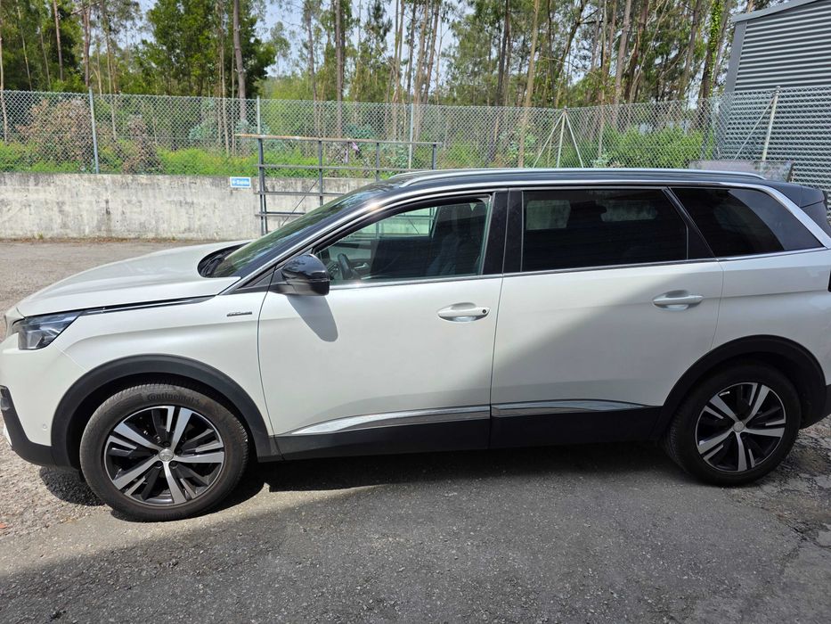 Vendo Peugeot 5008 GT Line 1.5 HDI - 7 Lugares