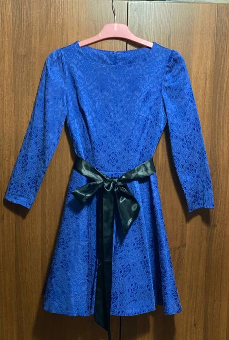 Продам плаття приталене, синє (платье приталенное, синего цвета)