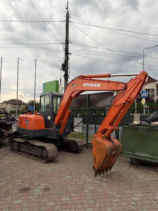 Екскаватор Doosan 55 V