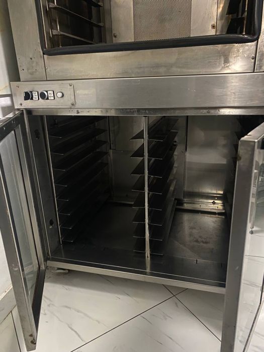 Пароконвектомат Miwe Aeromat з розстоєчною шафою