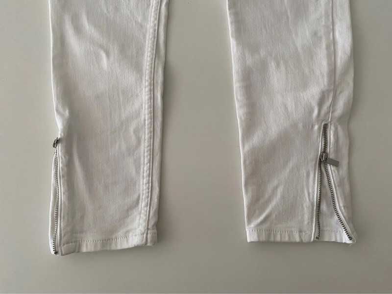 Calça branca da Mango