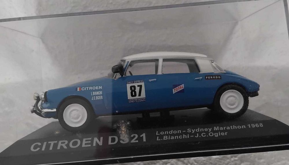 Citroen. DS-19 taxi Amsterdam 1958.  London-Sydney 1968.  Monte Carlo 1959.  DS-19 1956. Solido. 25€/cada,   Vendo miniaturas da minha coleção 1/43.