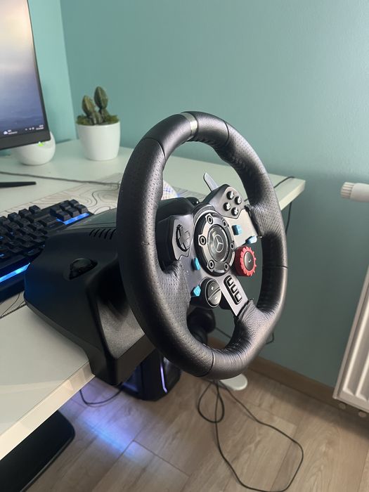 Logitech g29.