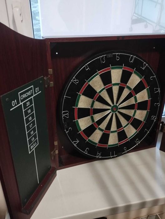 Качественный дартс на подарок! Продам! С кабинетом! НОВЫЙ.Сізаль