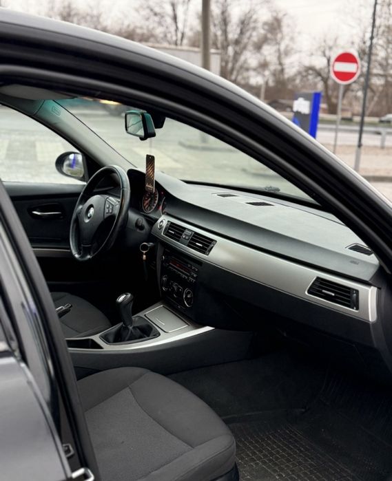 Совсем другая Тётя