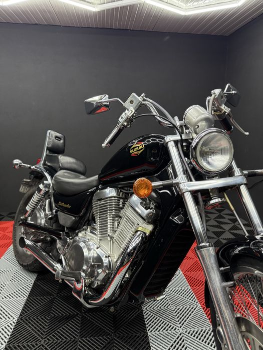 Suzuki Intruder VS750 • Clássica • Totalmente Restaurada