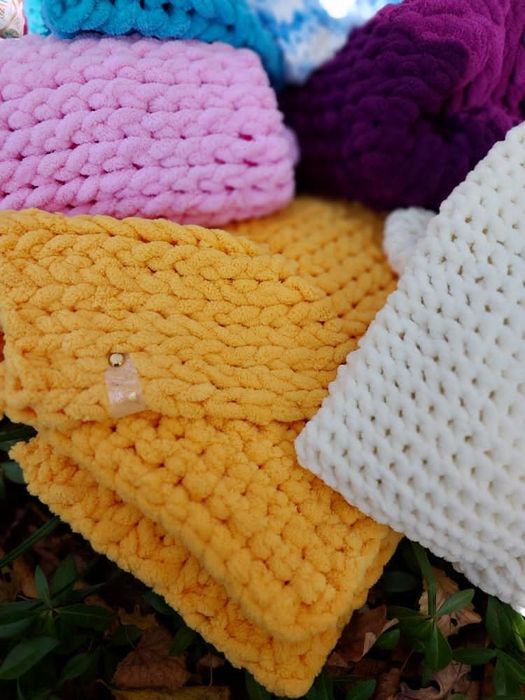 Пледики , крижма з плюшевої пряжі,ручна робота.