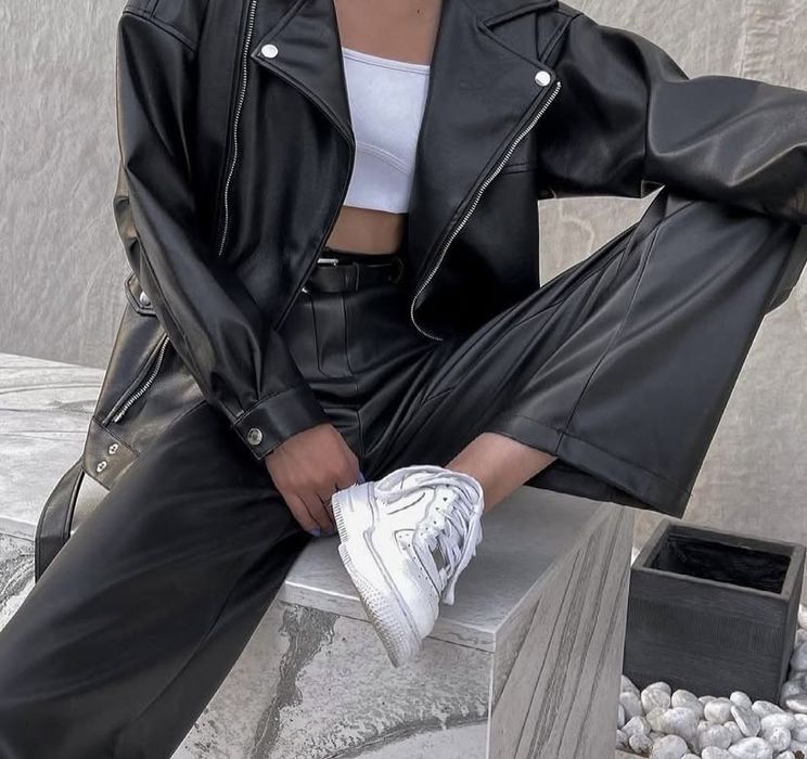 Кожанные штаны.