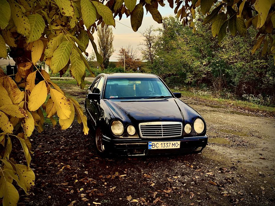 Mercedes-Benz e230