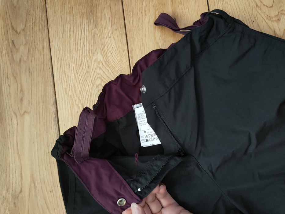 Spodnie treningowe rozmiar 146