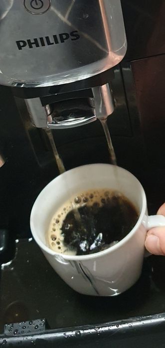 Ekspres automatyczny philips  sprawny z  brakami i glosną pracą