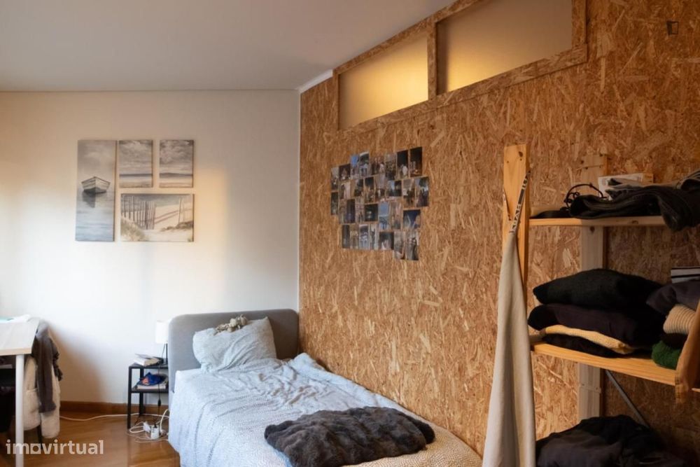 Quarto - localizado em Cedofeita Porto