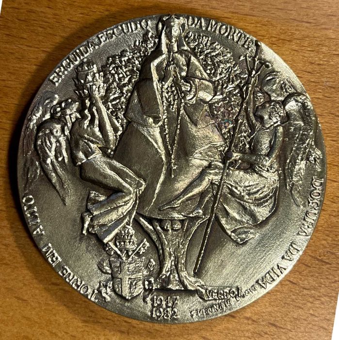 Medalhas em bronze antigas