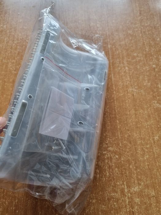 Щітка, чесалка, масажер для котів