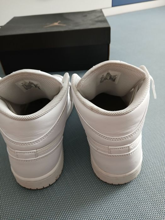 Air Jordan 1 brancos novos