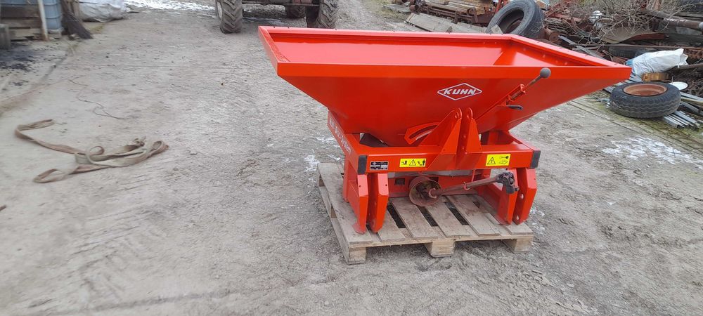 Rozsiewacz nawozow Kuhn