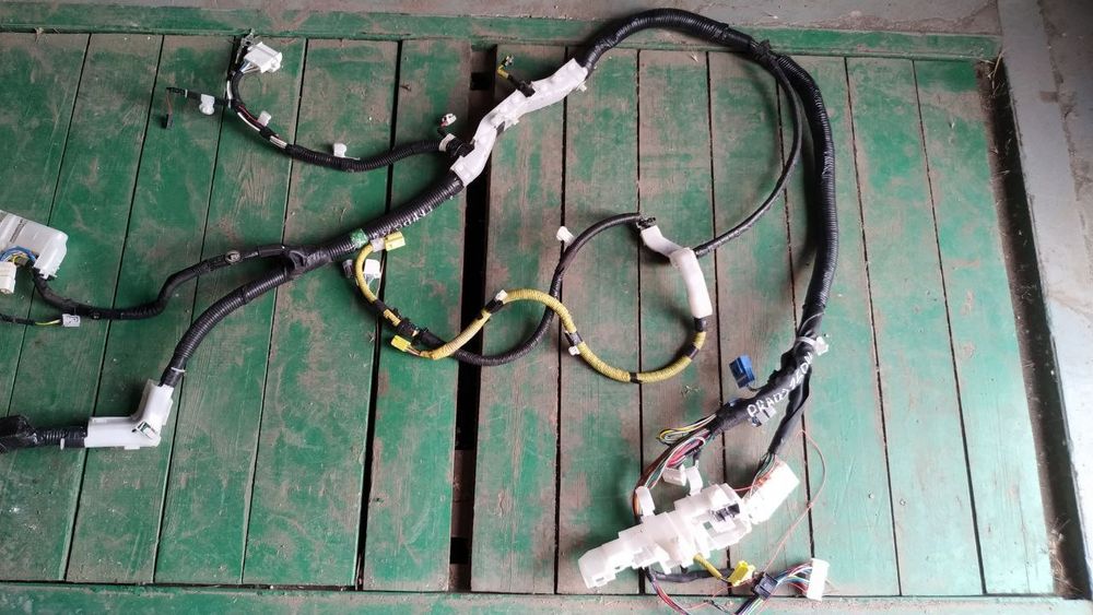 Проводка левая сторона

Toyota Prado 150 4L