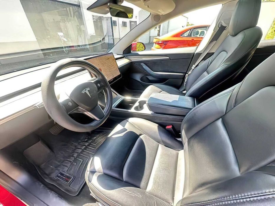 Tesla Model 3      2022