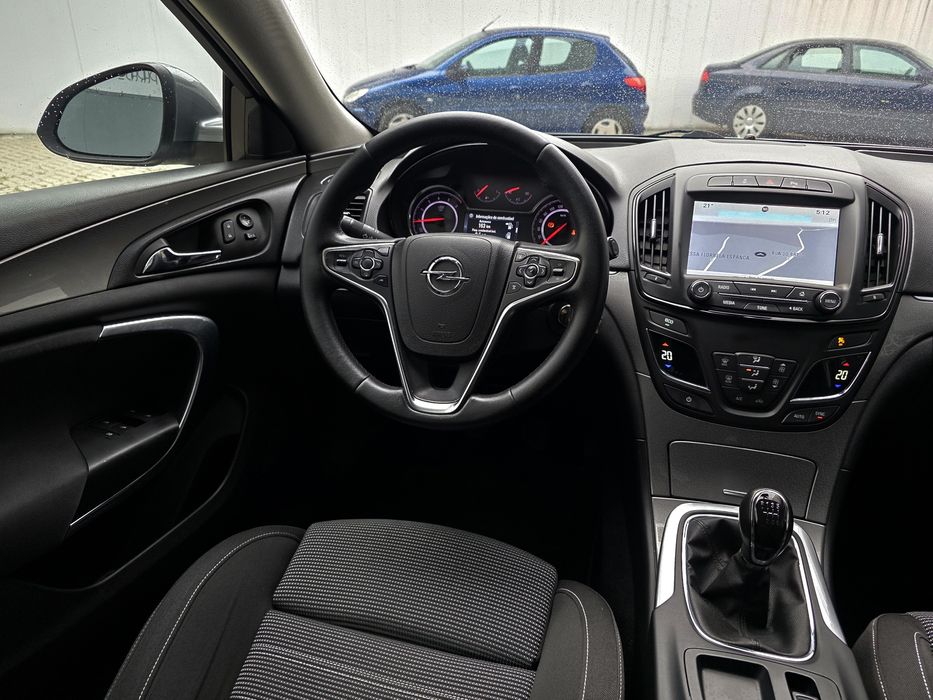 Opel Insignia Sports Tourer Executive GPS 1.6CDTI 136CV CX6 - Garantia
