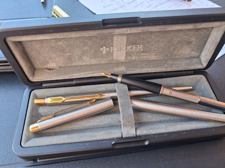 Canetas Parker Classic aço e ouro