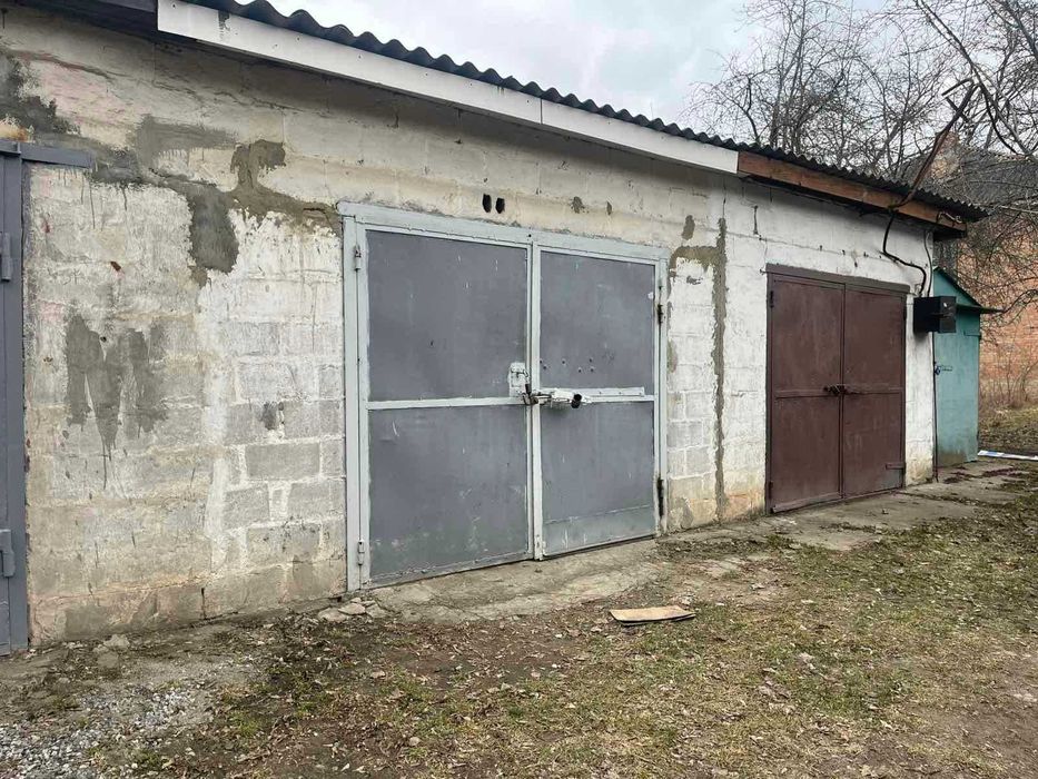 Продається  капітальний  гараж район  11 школи
