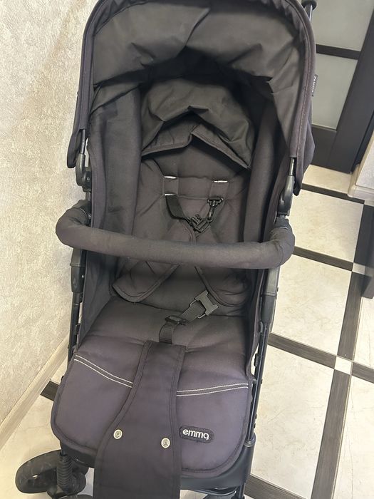 Прогулянкова коляска, візочок