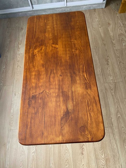 стіл в зону відпочинку