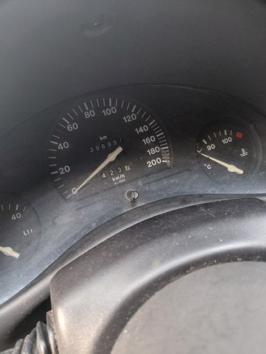 Opel Corsa avariado