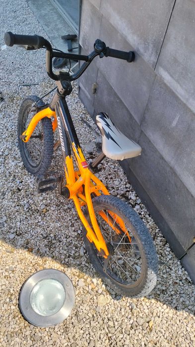 Bicicleta Specialized HotRock 16