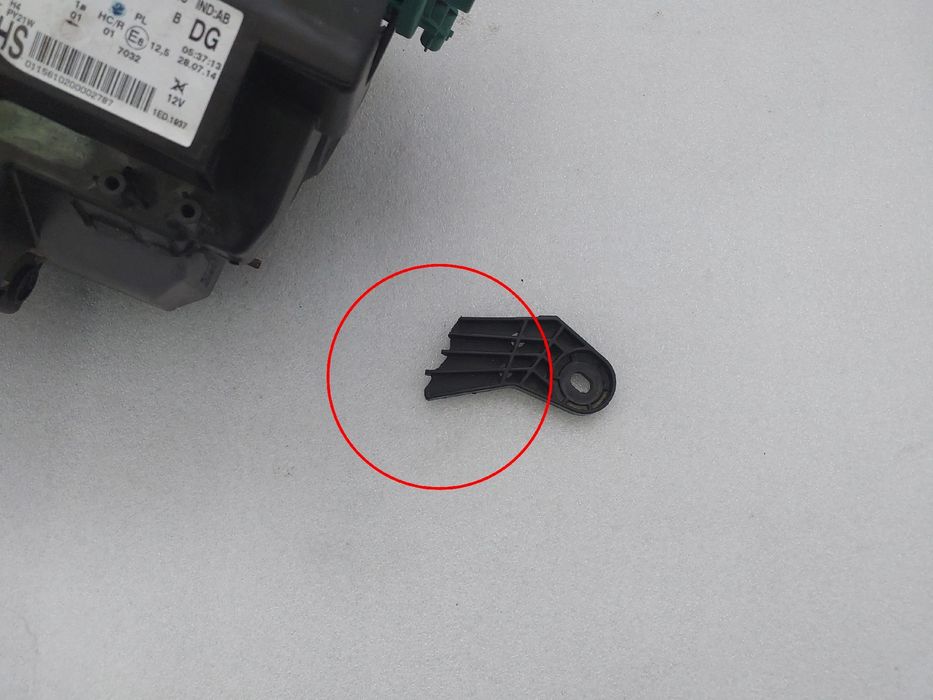Ótica / farol direita RENAULT Twingo III (BCM_)