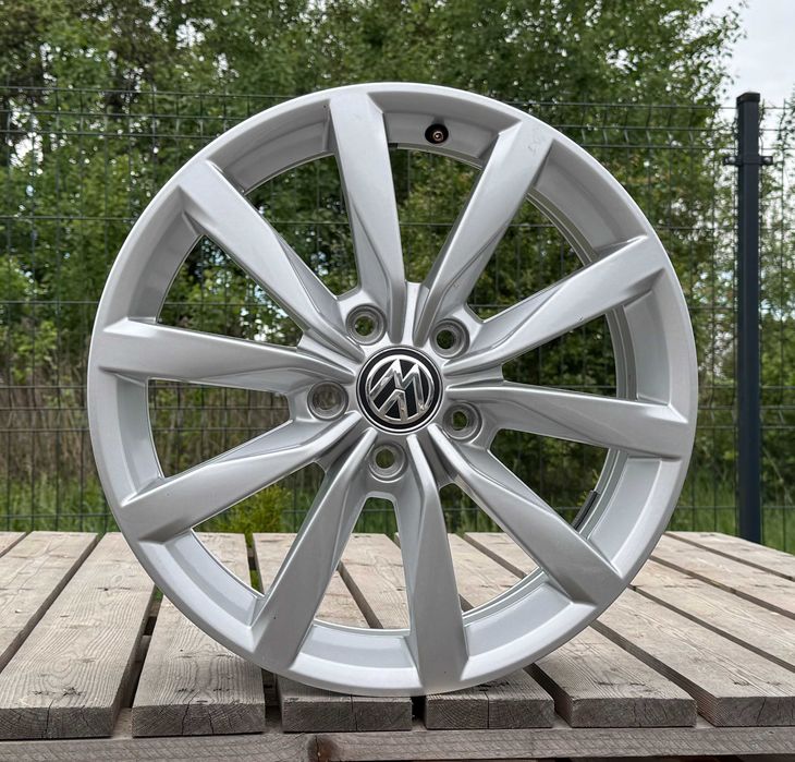 Alufelgi 5x112 r17 VW Golf V IV VII Passat Jetta Touran Sharan 108#