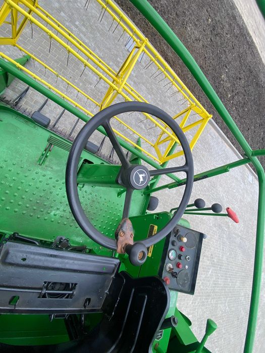комбайн John Deere 925