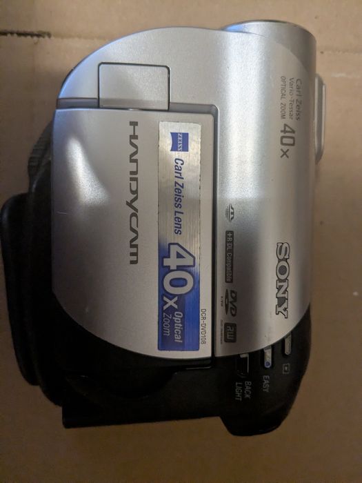 Відеокамера SONY Handycam DCR-DVD108E