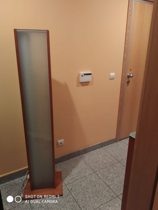 Candeeiro de pé de pinho maciço