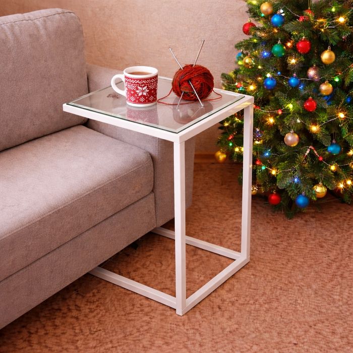 Срочно! Дёшево!  Продам изящный журнальный столик