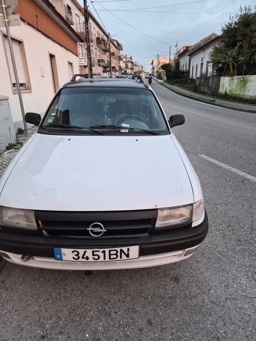 Opel Corsa 1.7 D Van – 1993 – Muito Estimada