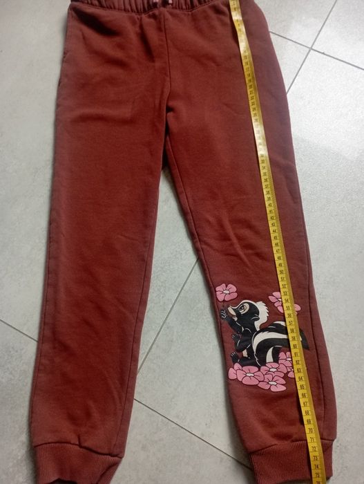 Spodnie dresowe dziewczęce H&M 134 motyw z Bambi