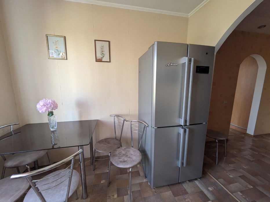 Продаж  двохкімнатної квартири по вул. Володимира Великого,55.