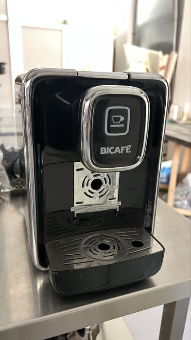 Máquina de Café Bicafé de Cápsulas | Funcional