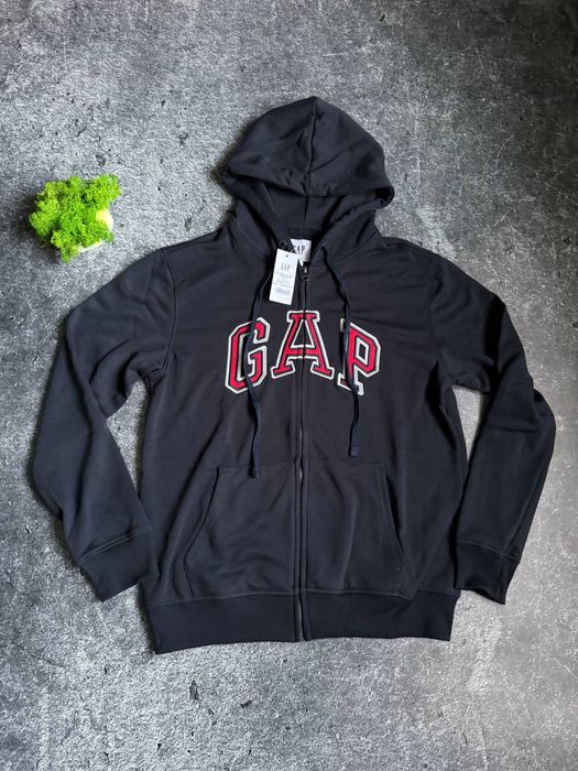 В наявності в Україні зіпка  GAP