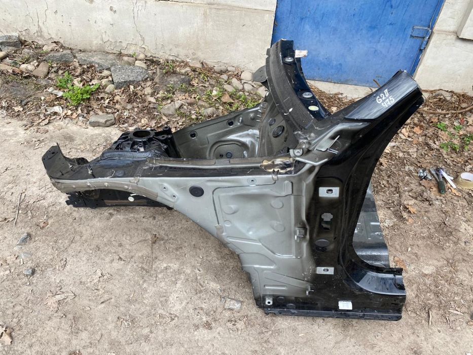 Передня ліва четверть BMW G20 колір 475