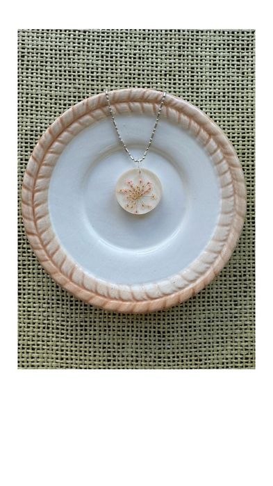 Zawieszka „fleur atomique” biżuteria handmade żywica srebro