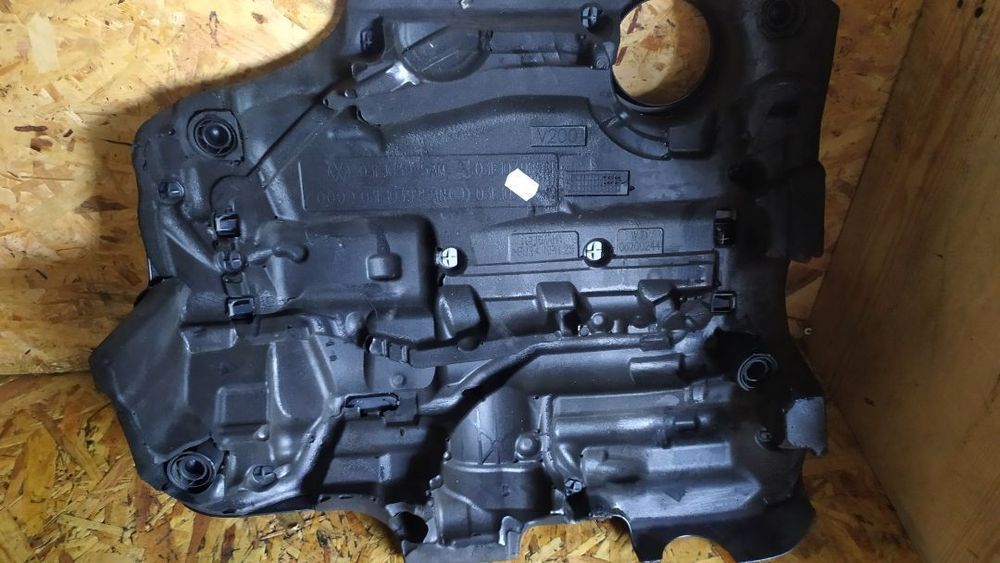 TAMPA DO MOTOR VOLKSWAGEN GOLF VI PASSAT 03L103925AM