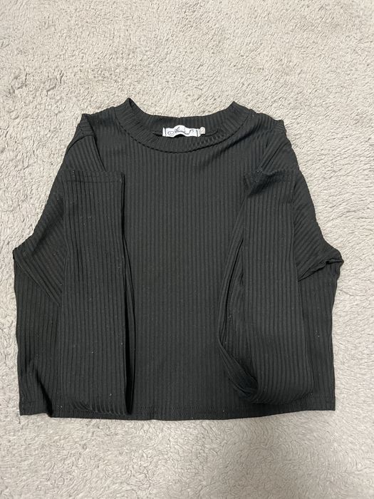 Вкорочена кофта чорна жіноча з вирізами для пальців