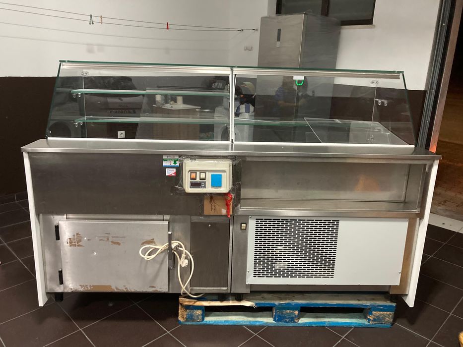 Vitrine refrigerada / neutra