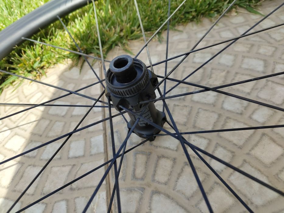 Rodas FFWD F4 carbono