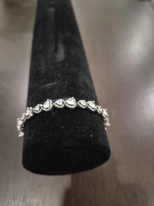 Pulseira Pandora corações