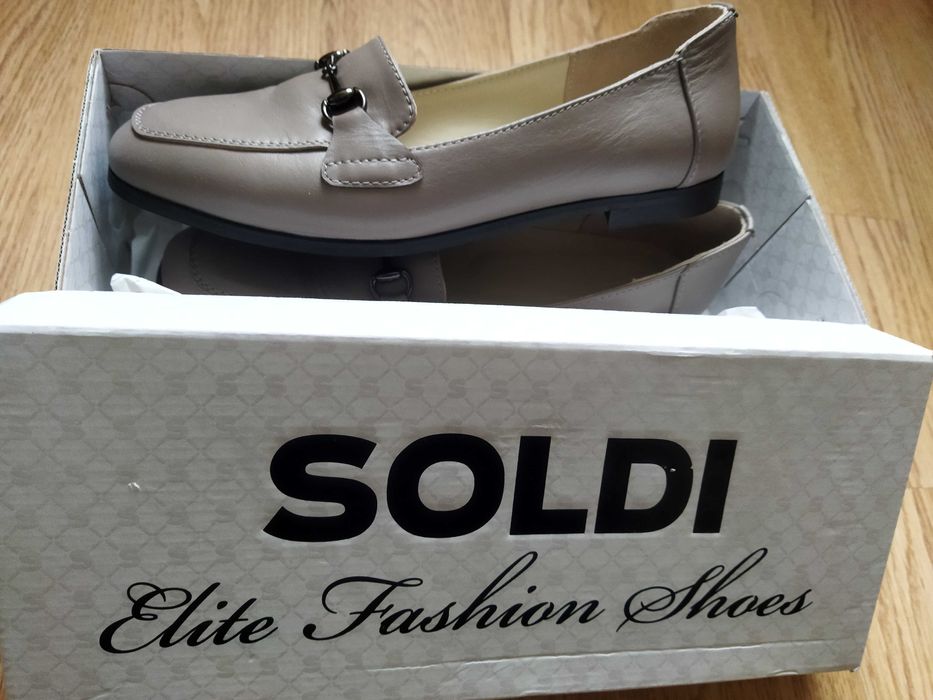 Туфлі, мокасини, лофери жіночі