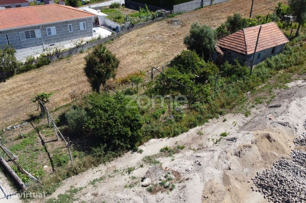 Quintinha com casa e terreno para recuperar - Penafiel, Porto