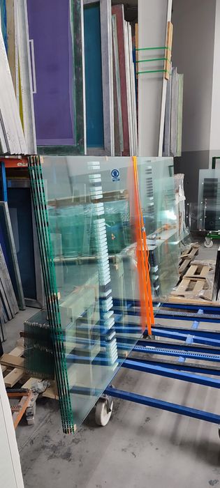 Szyby hartowane  malowane, nowe.